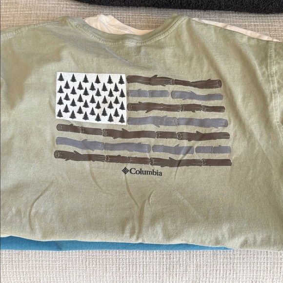3 bundle Columbia Graphic T-Shirt - Picture 3 of 7